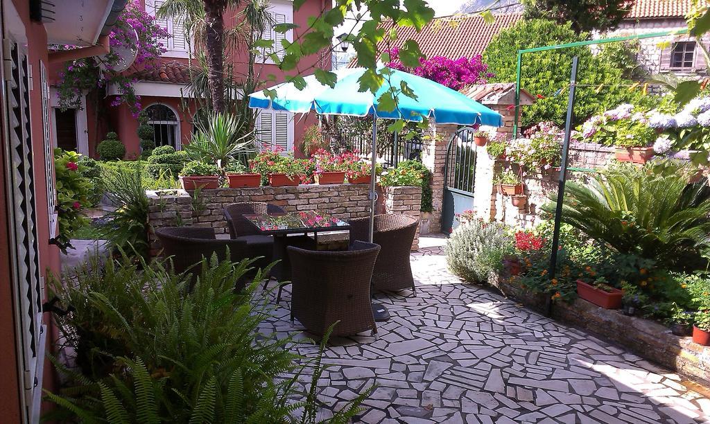 Apartment City Garden Kotor Værelse billede